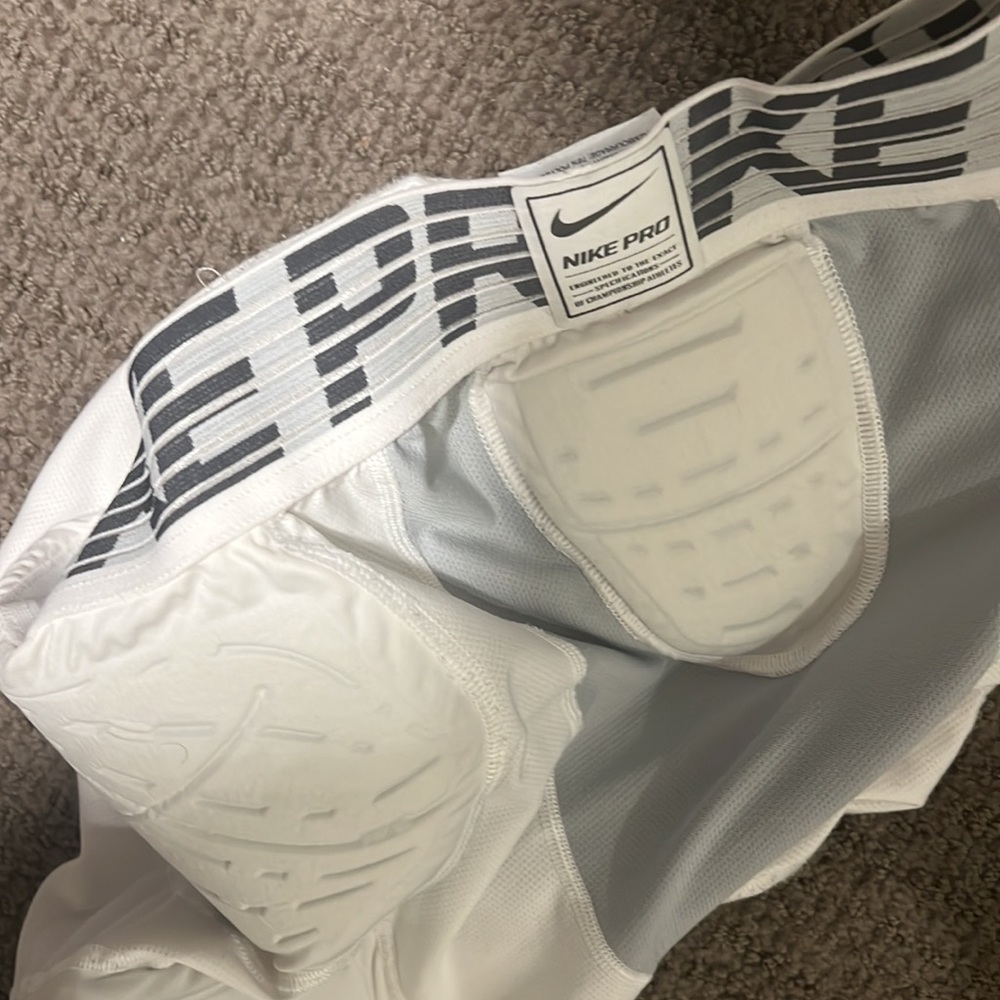 Compression - Picture 2 of 2